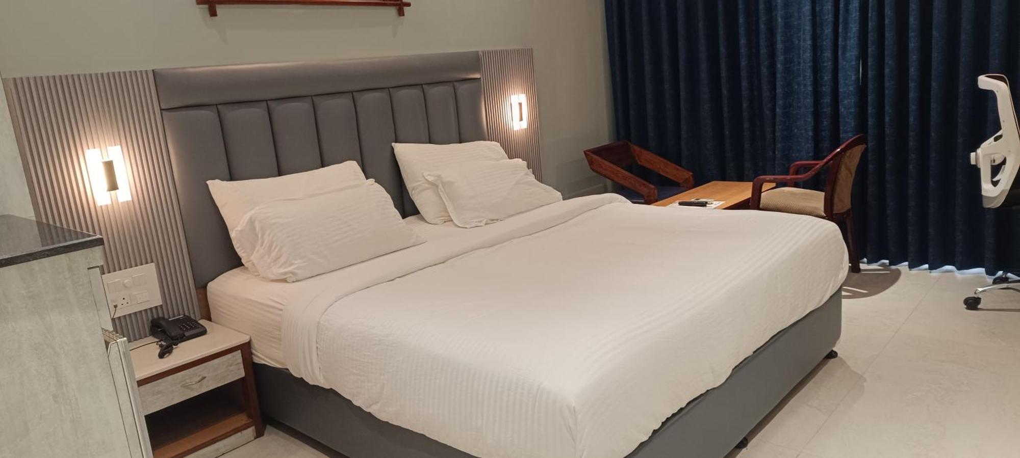 Hotel Lee Garden Near To Blue Flag Beach 500 Mtrs Puri Dış mekan fotoğraf